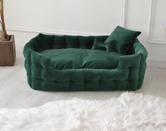 Handmade Green Velvet Dog Bed: Elevated Plush Pet Bed