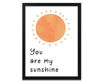 Może przedstawiać: Wydruk w ramie z akwarelową ilustracją słońca i tekstem "You are my sunshine".