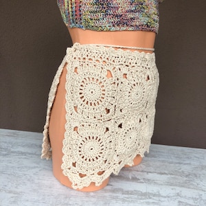 Gehaakte cover-up, gehaakte minirok, gehaakte cover-up rok, beige cover-up rok, strandrok, minirok met stropdas aan de zijkant, katoenen rok