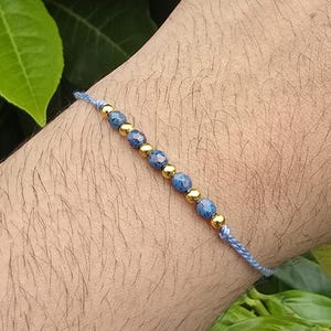 Rakhi de cuentas de vidrio azul océano - Rakhri - Raksha Bandhan - Pulsera de la amistad - Hilo de algodón resistente al color - Hecho a mano - Regalo Rakhi