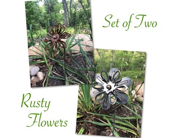 Rusty Metal Garden Flower Stakes, Set of 2