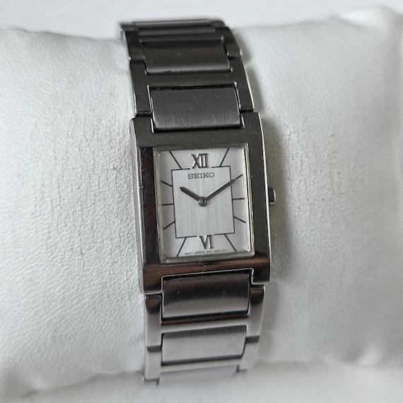 Vintage Seiko Tank with Roman Numerals 90s Timeless - Gem