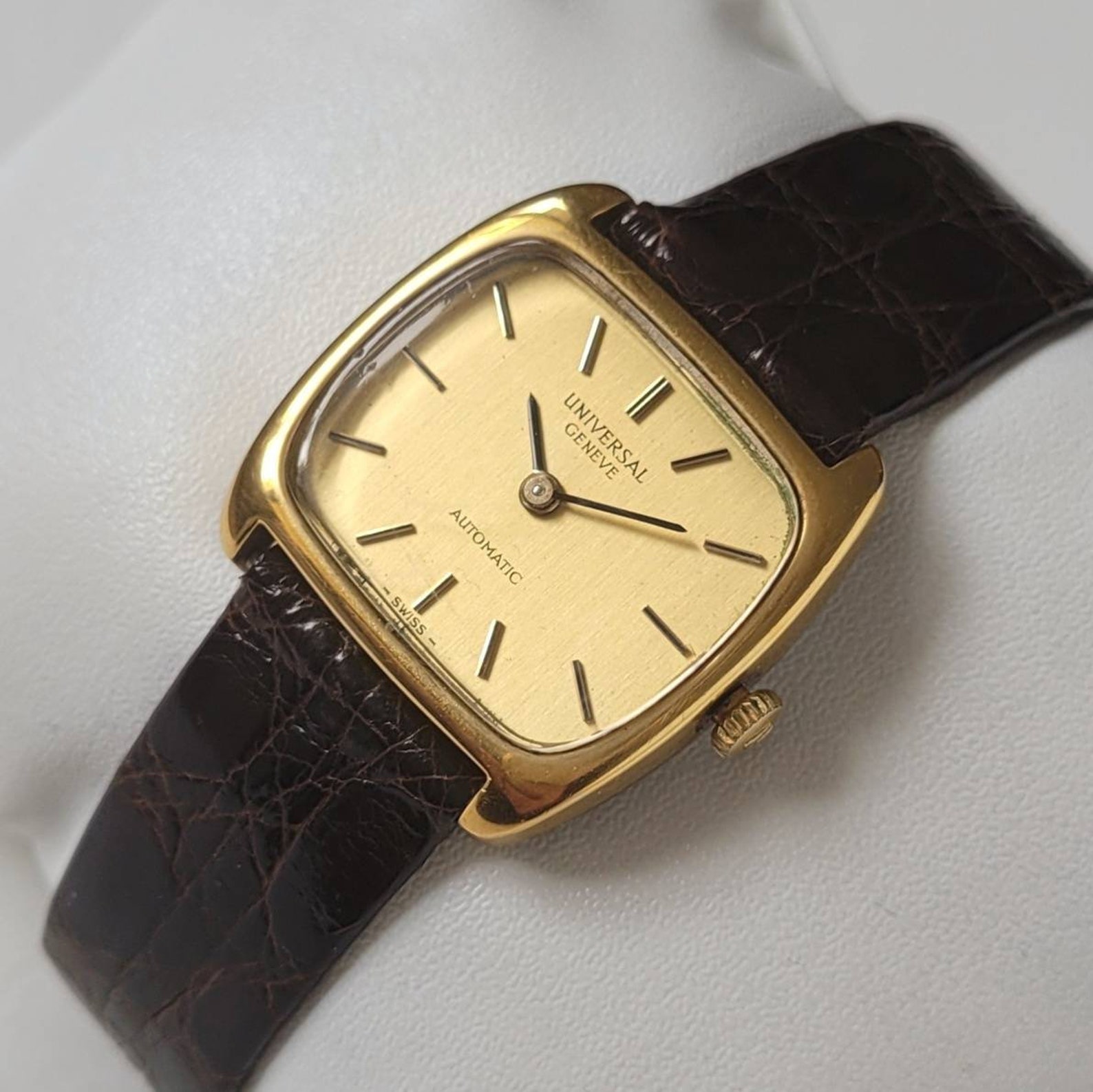 Montre Vintage Universal Genève Automatique Des Années 50, Cadran Noir Original, état Rare Et 100% Suisse