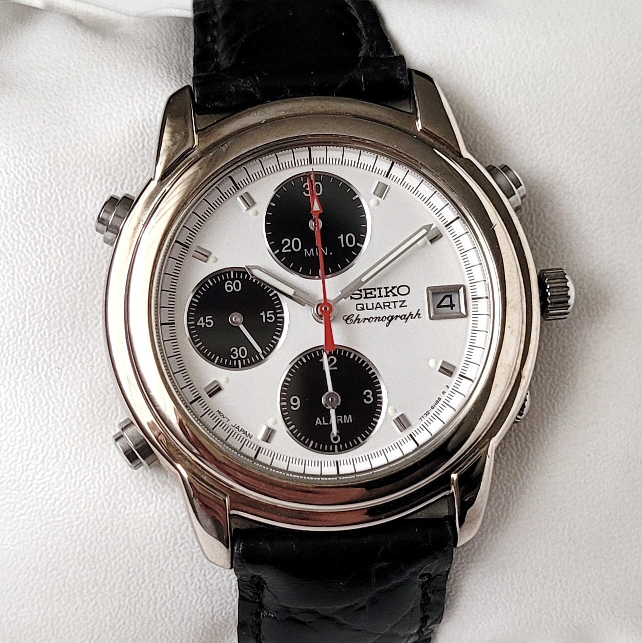 Seiko Wired Chronograph 7T11-0AX0 Panda Quartz Watch