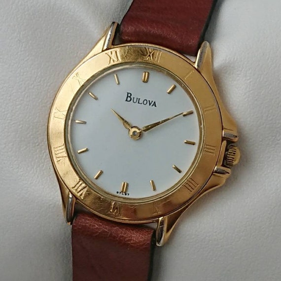 Vintage Bulova Gold Roman Numerals on Bezel 90s R… - image 2