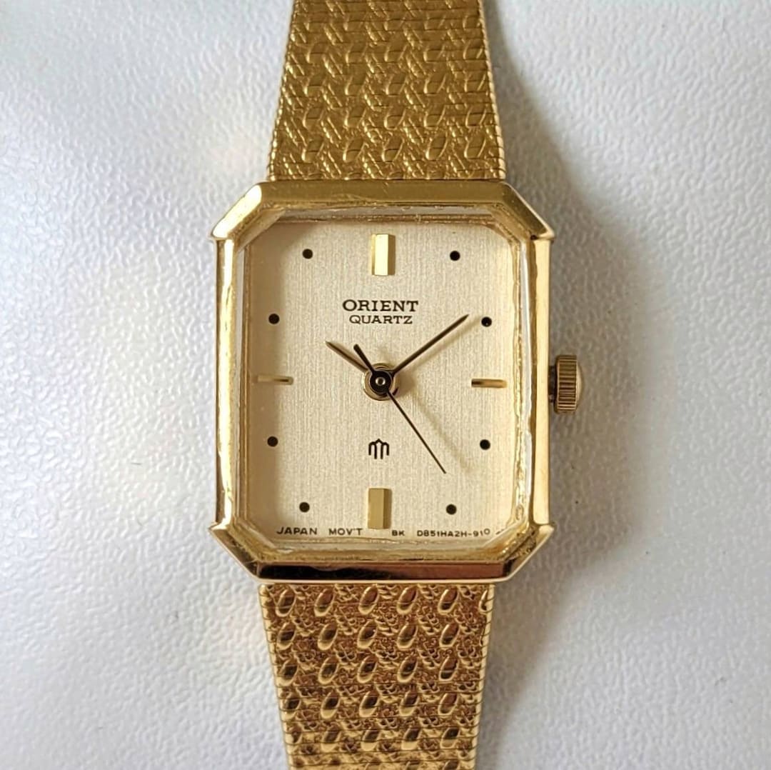 セール 登場から人気沸騰 Vintage Orient Tank 90s Last New! - Etsy 時計