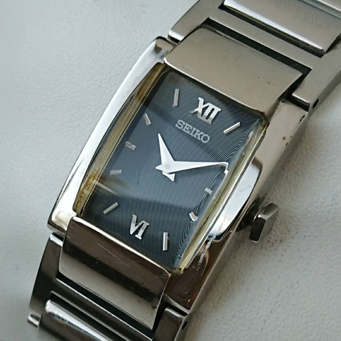 Vintage Seiko Black Bracelet Watch for Ladies 90s - Etsy
