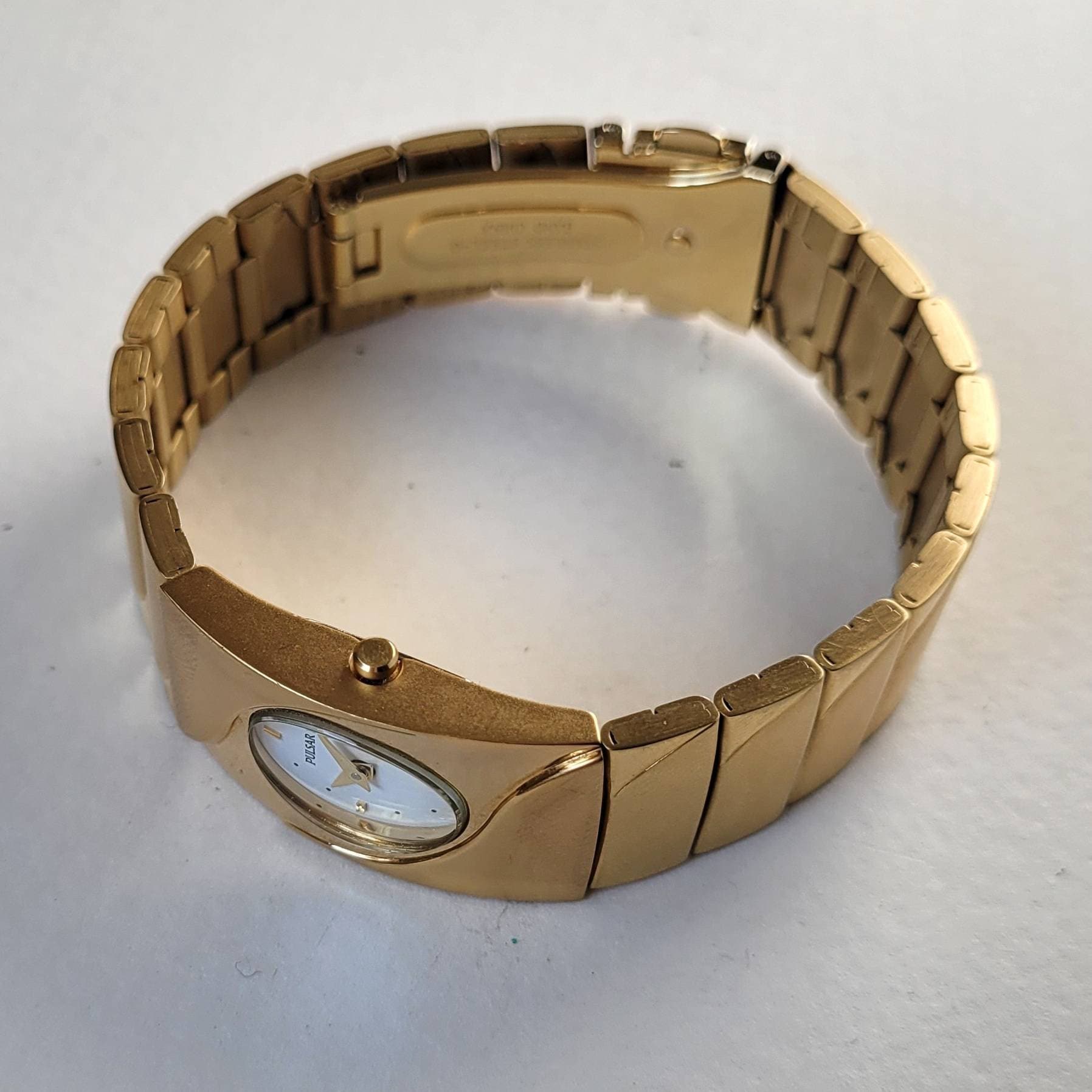 Pulsar bracelet best sale watch