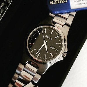 Vintage Seiko Black with box 90s High Condition