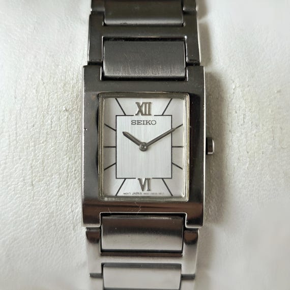 Vintage Seiko Tank with Roman Numerals 90s Timeless - Gem