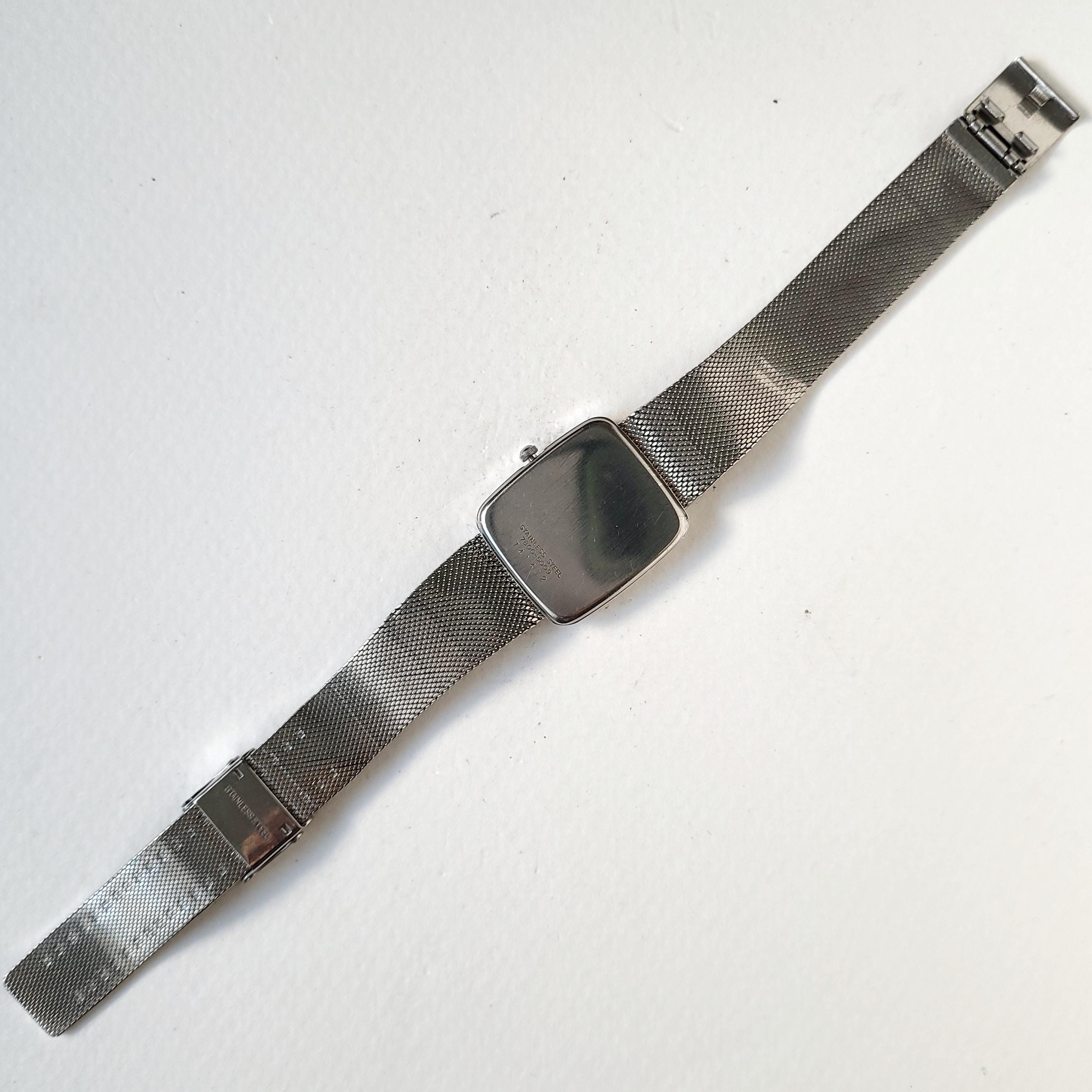 90年代のユニークで一体型のメッシュブレスレットを備えたヴィンテージ 