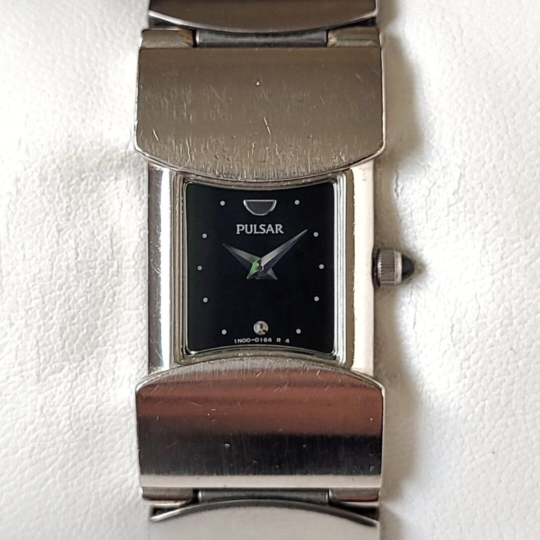 セイコーの90年代ヴィンテージパルサーブレスレットウォッチ