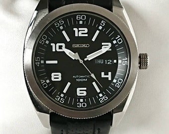 Vintage Seiko Black 90s High Condition - Super Rare!