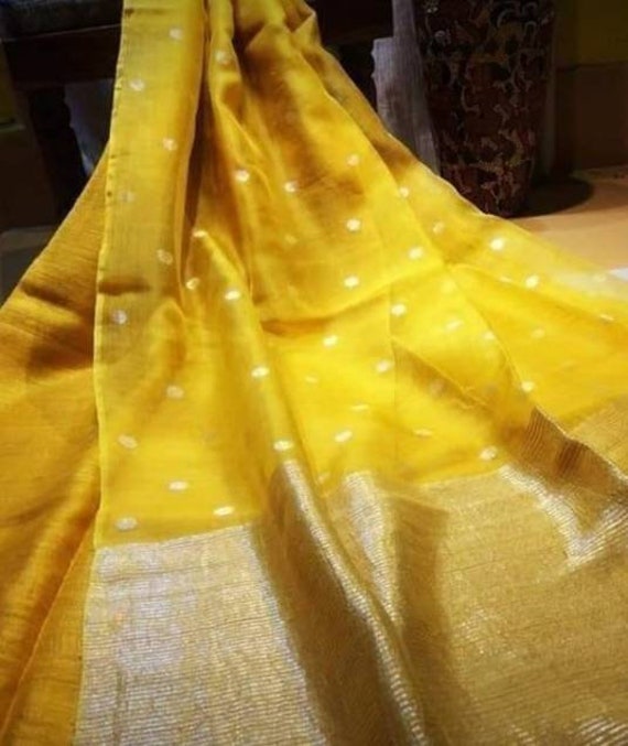 Amrapali on Instagram: “EDIT: ALL PIECES SOLD OUT! .. SNEAK PEAK! Fabric: Matka  Muslin Resham with Jamda… | Cotton saree blouse designs, Jamdani saree,  Saree models