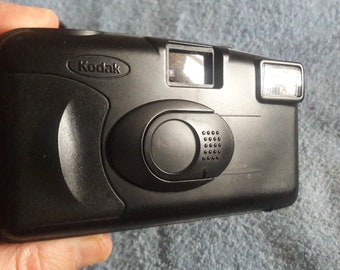 Camera Kodak kb-10 35 mm film.