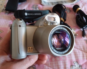Camera Konica Minolta DiMAGE Z20. In working order.