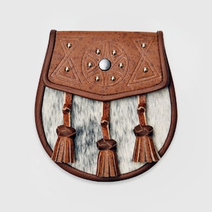 Semi-Dress Sporran – Brown Pigskin with celtic knot and studwork