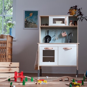 pre assembled play kitchen
