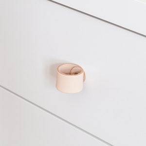 Leather knobs for Ikea Kallax shelving unit, ikea kallax leather knobs, ikea kallax leather handles, leather handles for ikea kallax, kallax Natural