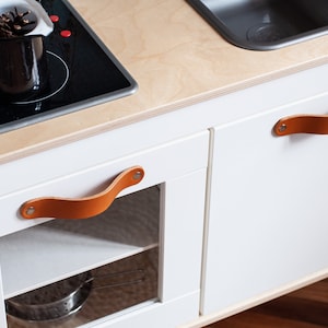 ikea duktig makover, ikea duktig hack, play kitchen handles, ikea duktig handles, replacement handles for ikea duktig kitchen, play kitchen