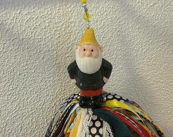 Adorno de borla de gnomo hecho a mano, Shaker reciclado, cinta de tela