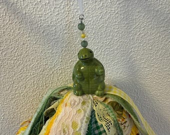 Adorno de borla de tela hecho a mano, decoración de salero reinventada, detalle de tortuga verde