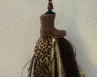 Adorno de bota de vaquero de cerámica marrón, decoración de borla hecha a mano, Shaker reinventado