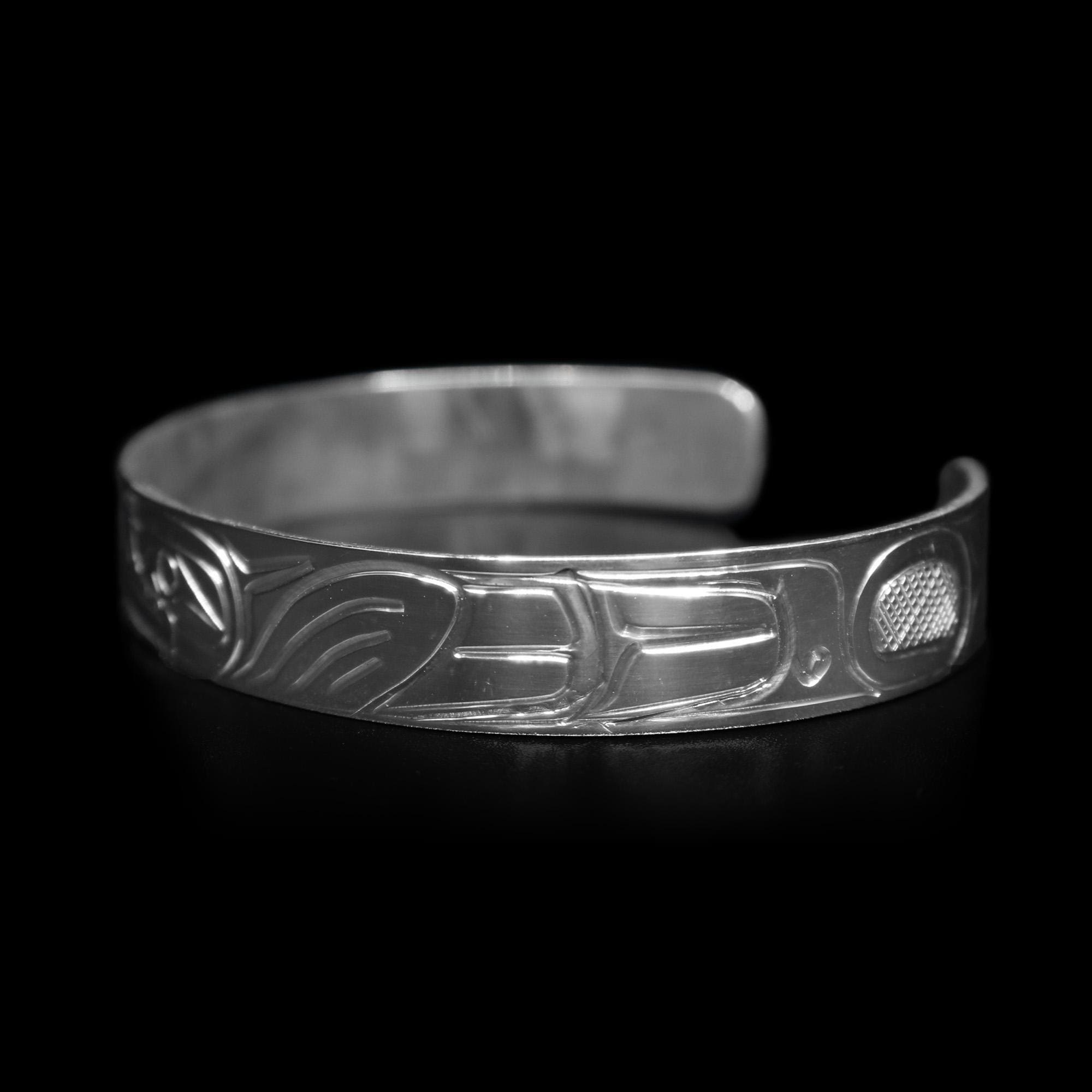 カナダ先住民族、手彫りスターリングシルバー3/8インチイーグルカフ