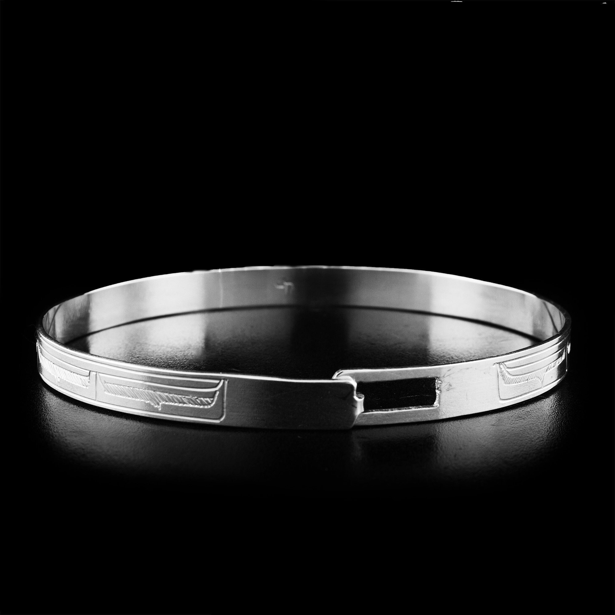 カナダ先住民族、手彫りスターリングシルバー3/16インチダブルハミング