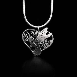 Canadian First Nations, sterlingzilveren uitgesneden mini-kolibrieharthanger, inheemse inheemse sieraden, Tahltan Nation