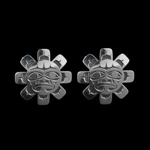 Kanadische Indianer, silberne große sonnenförmige Ohrstecker, indigener Schmuck der Ureinwohner, Tahltan Nation