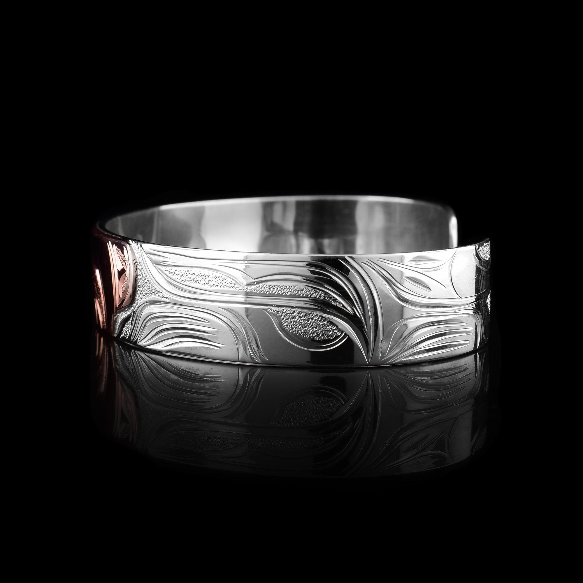 カナダ先住民族、手彫りの繊細な1/2インチウルフシルバー銅