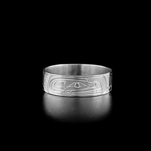 Canadian First Nations, Hand Carved Sterling Silver 1/4" Bear Ring, Indigenous Native Jewellery, Coast Salish