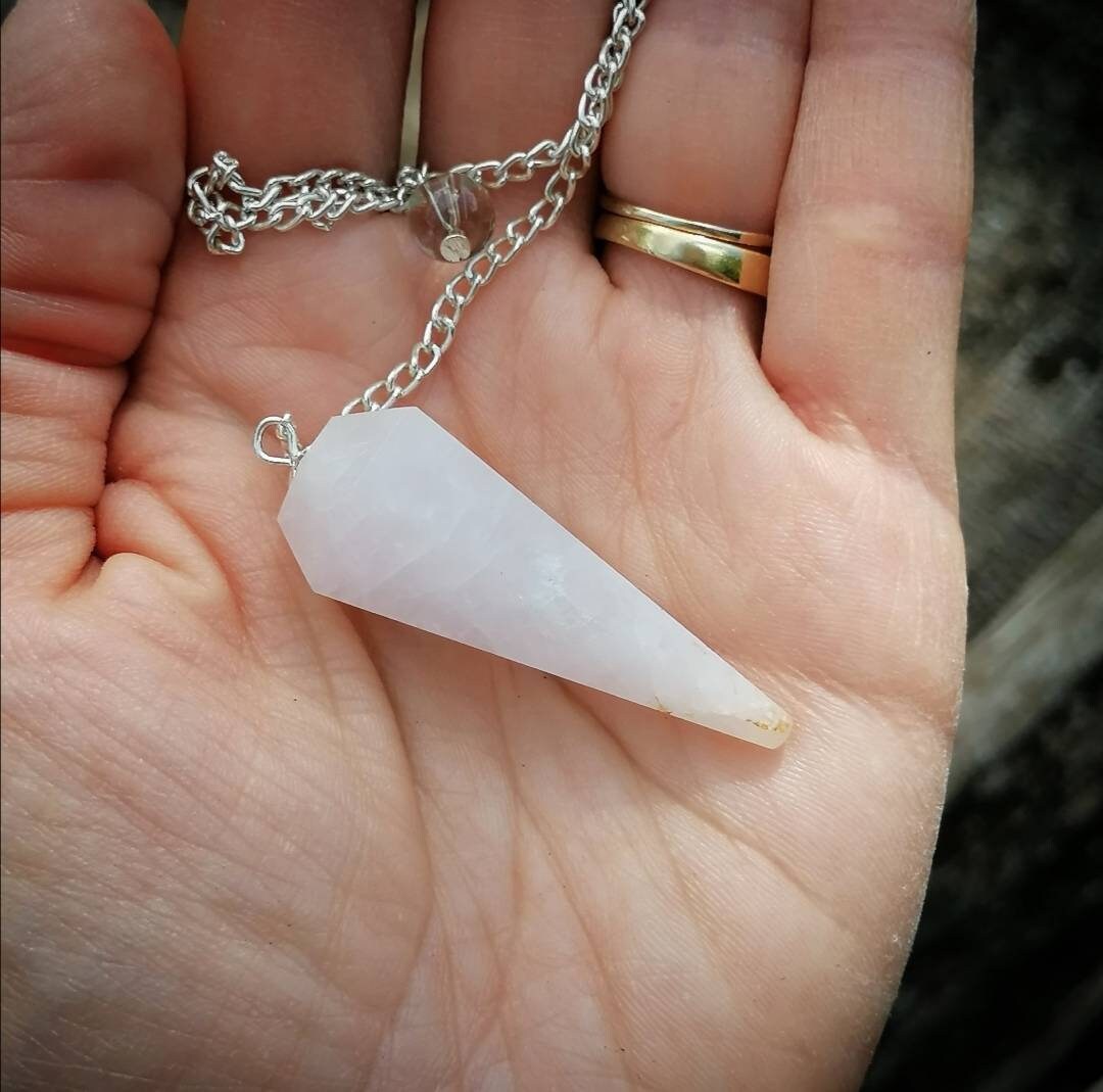 Pendule de Radiesthésie en Quartz Rose | Très Clair