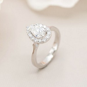 Vintage Pear Shaped Moissanite Engagement Ring, Pear Cut Unique 14k White Gold Halo Ring, Wedding Ring, Anniversary Ring, Proposal Ring