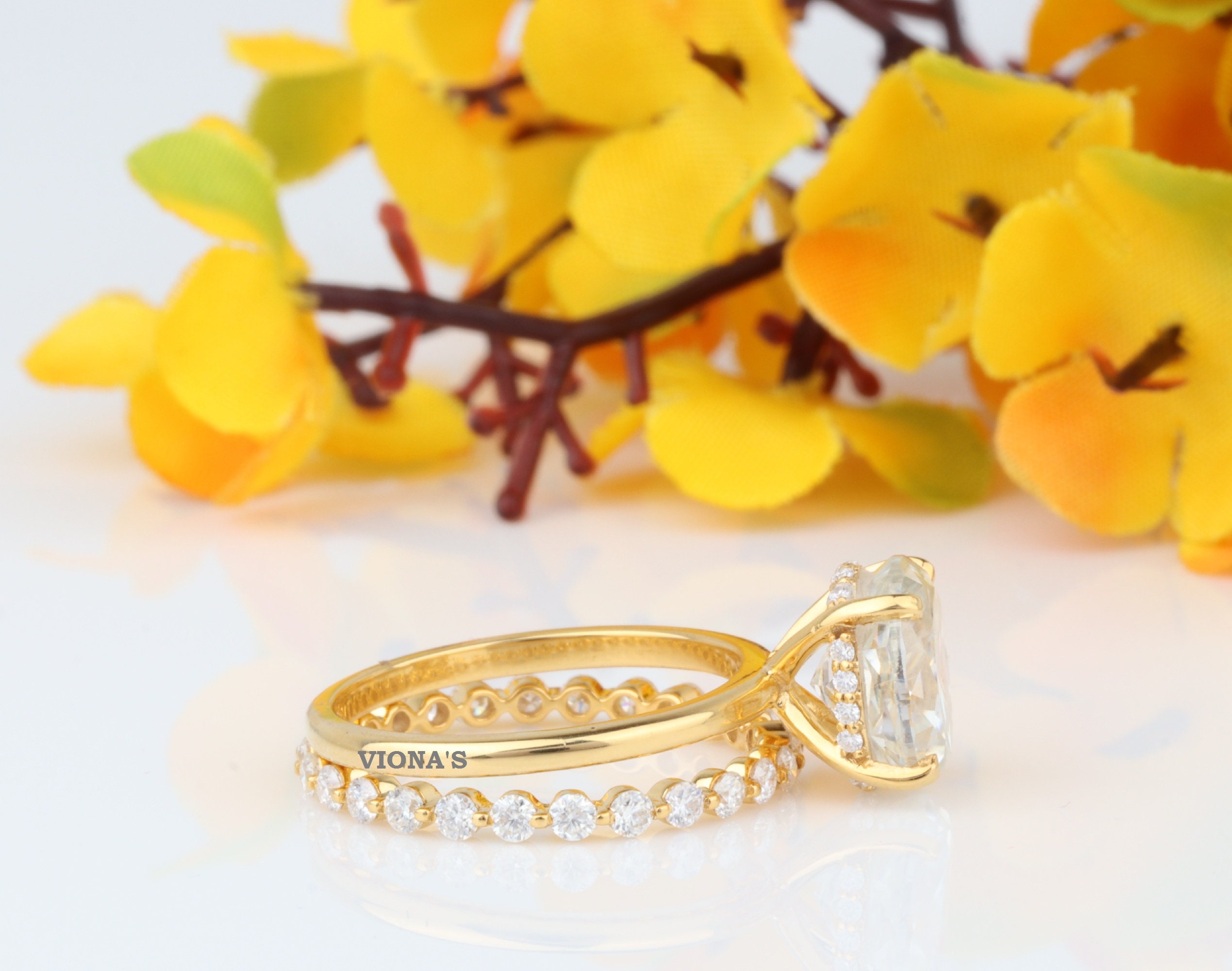 Oval Cut Moissanite Engagement Ring Set 18k Gold Wedding Ring Set Round ...