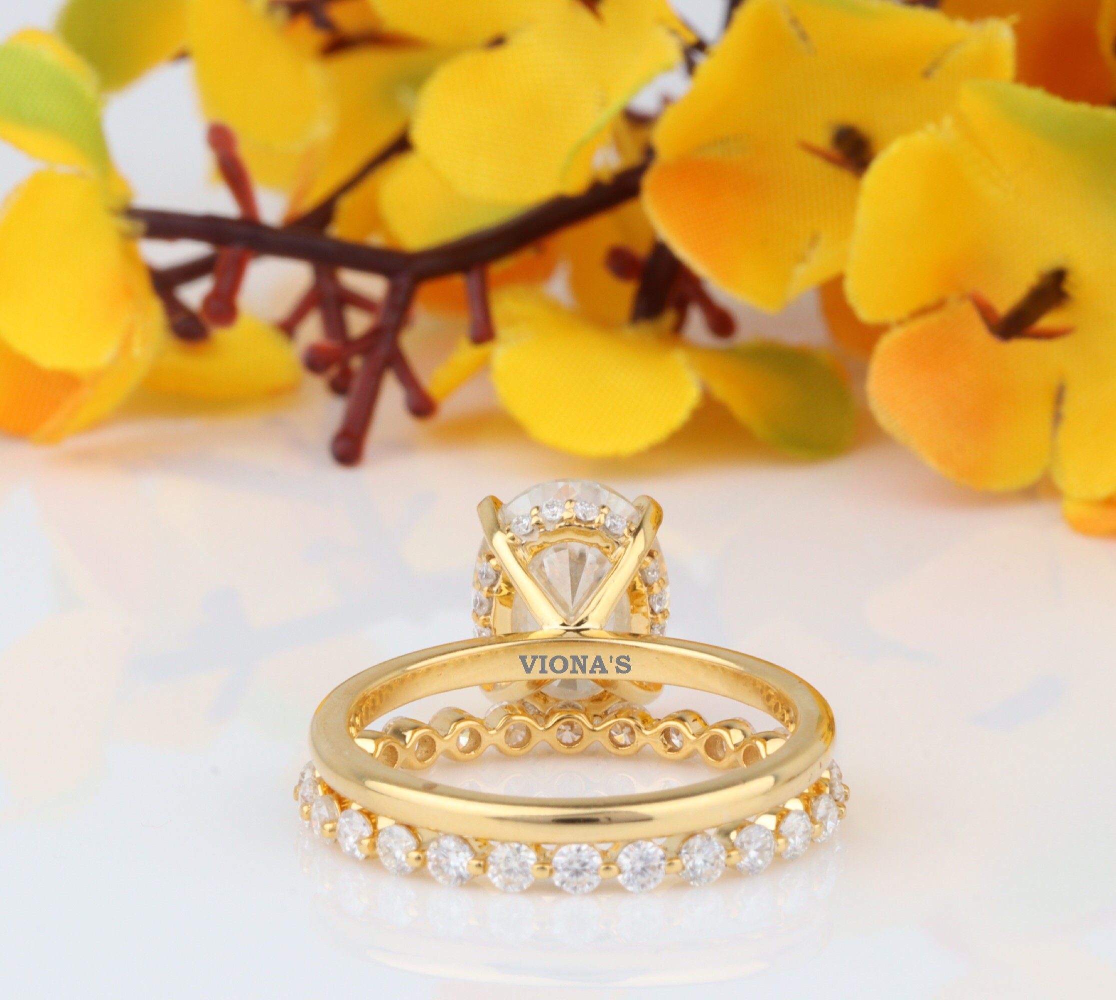 Oval Cut Moissanite Engagement Ring Set 18k Gold Wedding Ring Set Round ...