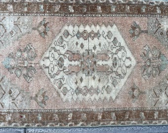 Hand Woven Wool Rug: 1.7x3.1 Pastel Boho Decor, CODE S678