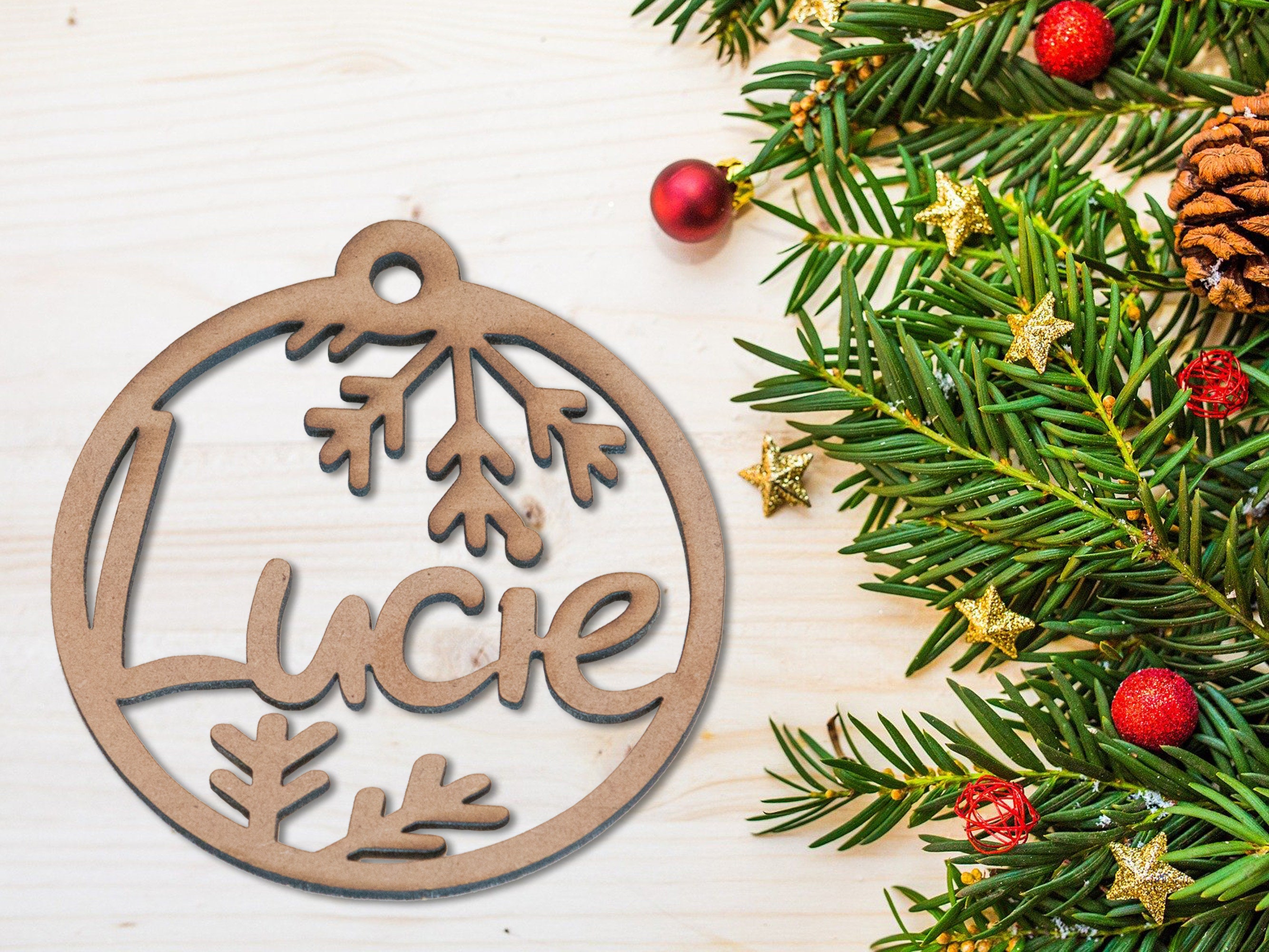 Boule de Noël en Bois Personnalisée avec Un Prénom