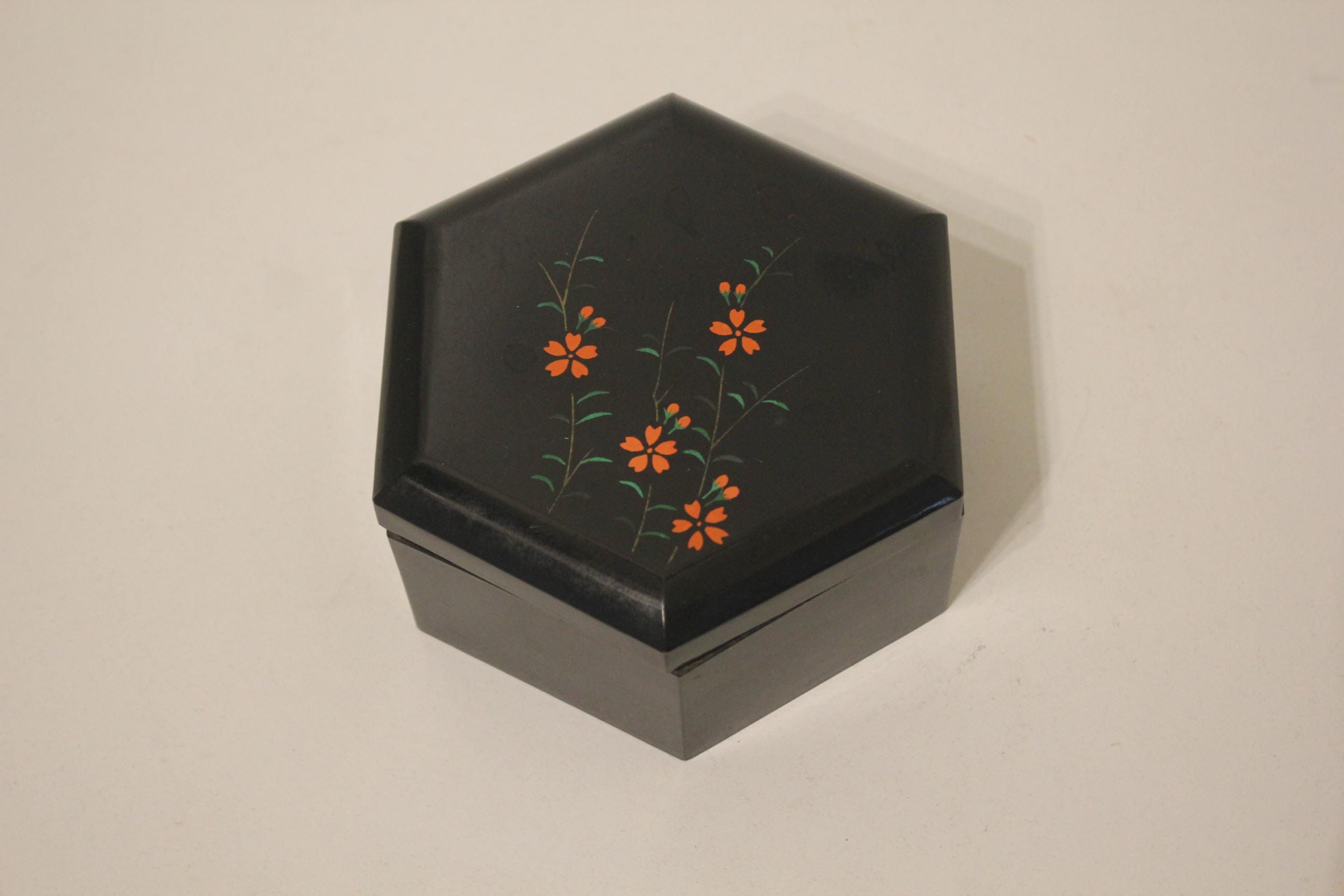Boîte Décorative Laquée Années 70/80 - Fabriquée à La Main, Carré 10 Cm
