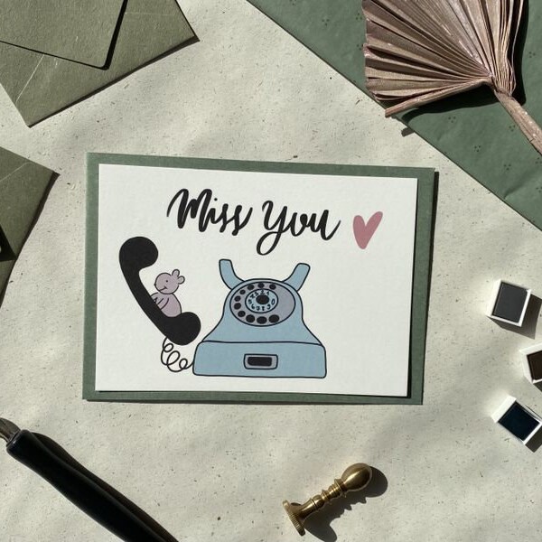 Postkarte "Miss You Murmeltier am Telefon"