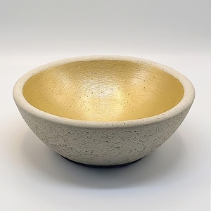 Betonschale golden