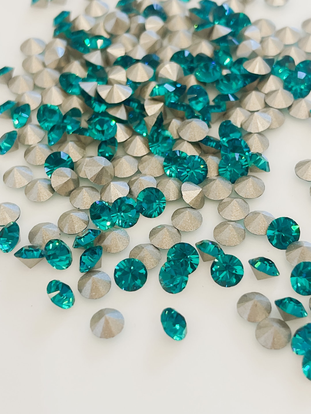 Satoshi Rhinestones Swarovski Crystal Rhinestones • SS 24 (5.36mm) Round • 1028 XILION ...