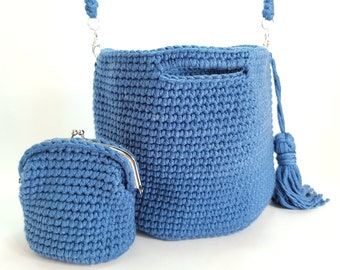 Crossbody bag for women with kiss clasp wallet. Handmade crochet tote with top handles. Gift for her. Bucket style tote. Shoulder bag.