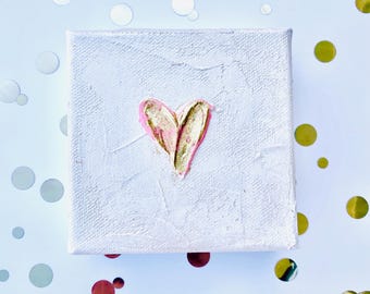 Pequeño corazón texturizado en color oro rosa sobre lienzo / Diseño de corazón simple / Regalo de San Valentín para menores de 40 años / Baby Shower para niñas menores de 40 años / Arte de corazón de estilo rústico