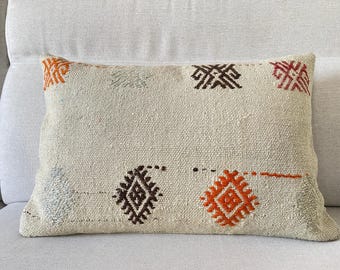 麻の装飾的なヴィンテージキリムクッションカバー（40x60）。 - Etsy 日本
