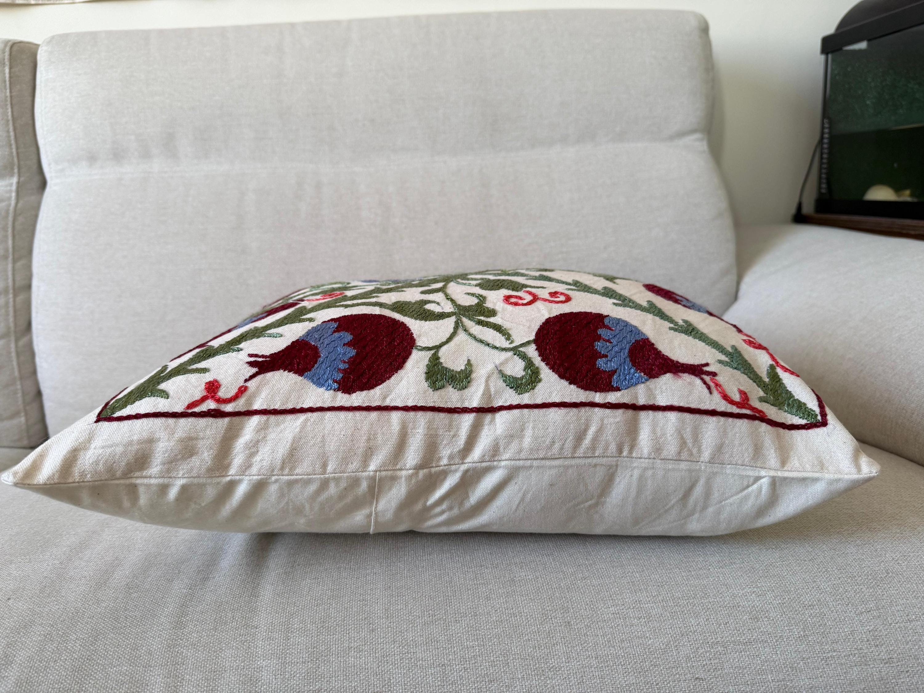 Housse De Coussin Suzani Lakai – Broderie Main – 50x45cm – Azerbaïdjan