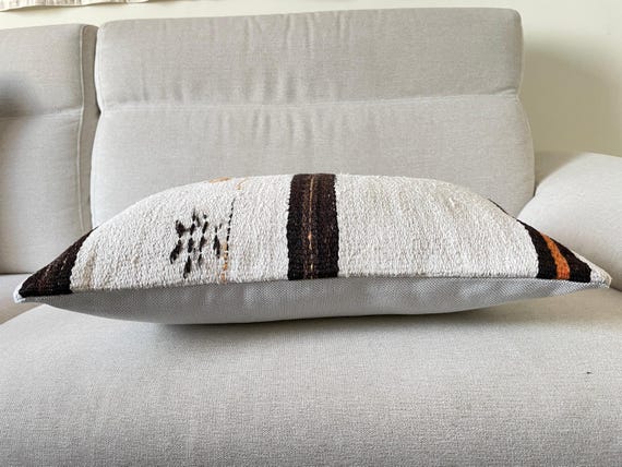 麻の装飾的なヴィンテージキリムクッションカバー（40x60）。 - Etsy 日本