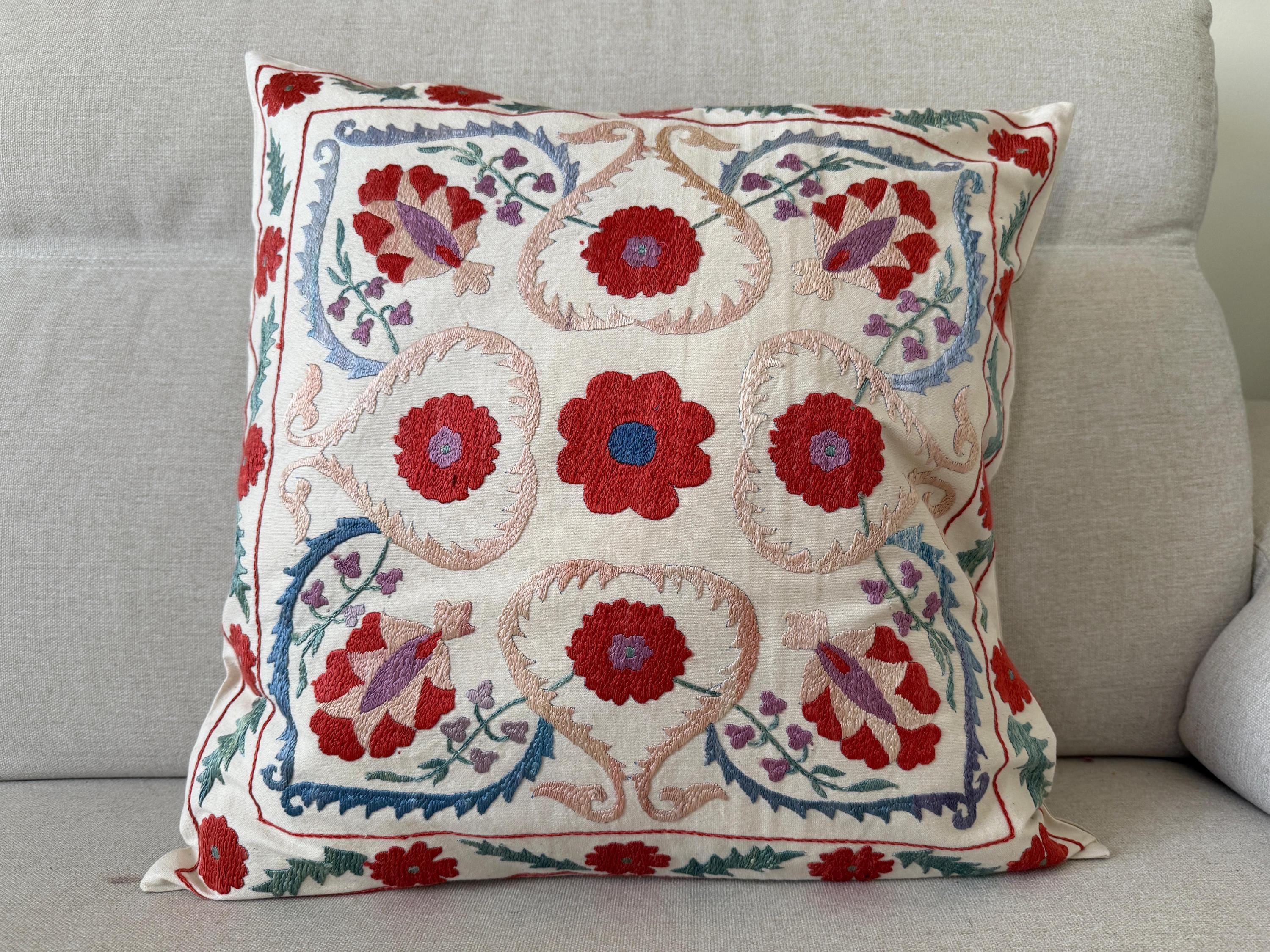 ヴィンテージデザイン シルク スザニ 手刺繍 クッションカバー (50 x