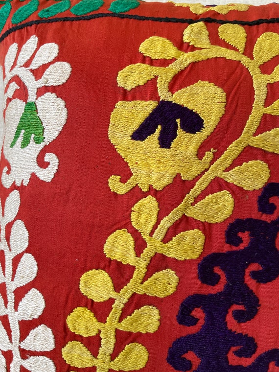 Suzani Lot de 2 housses de coussin rondes brodées à la main Style vintage 40,6 cm